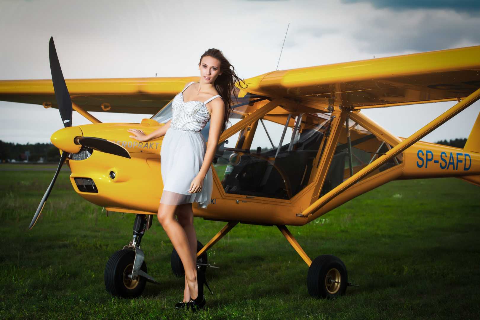 , Miss Warmii i Mazur 2014. Sesja zdjęciowa dla Aeroklub Warmiński, Miss Warmii i Mazur